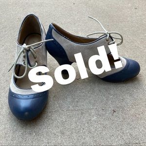Wild Diva Oxford heels- size 7